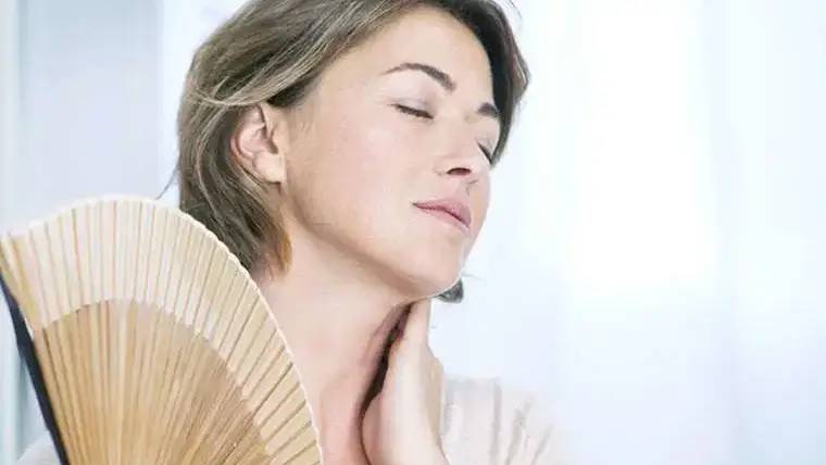 doc dr aydin erken menopozda ostrojen tedavisi yasam kalitesini iyilestiriyor YUZRnYKF.webp