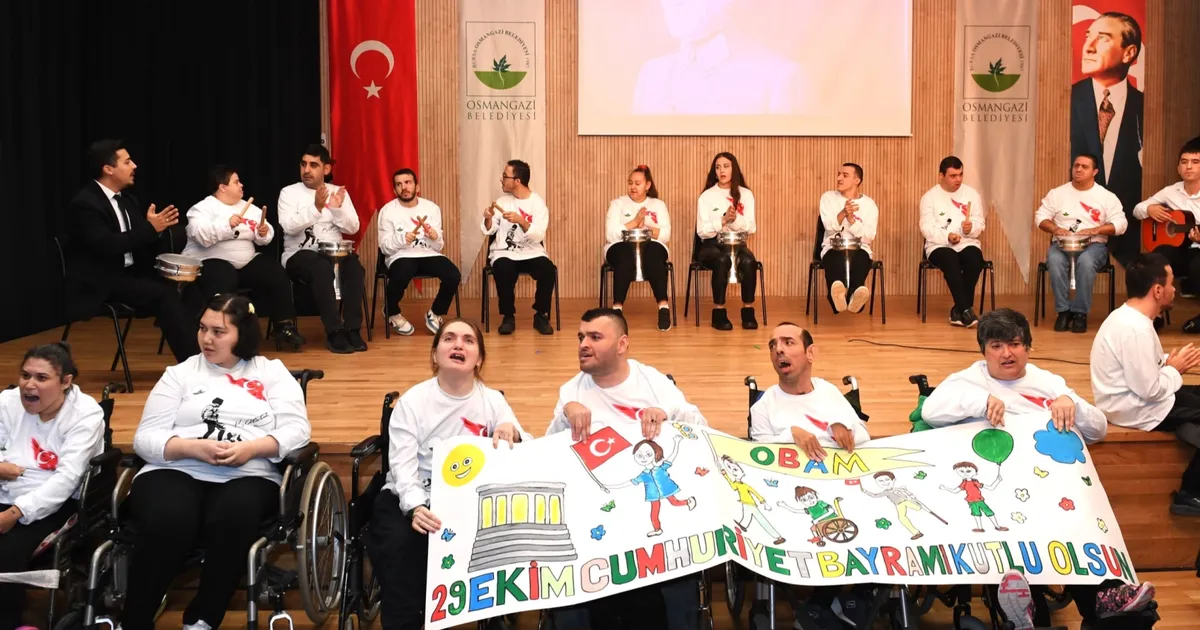 engelli bireyler osmangazide cumhuriyet bayramini kutladi kJpvNJx6.webp