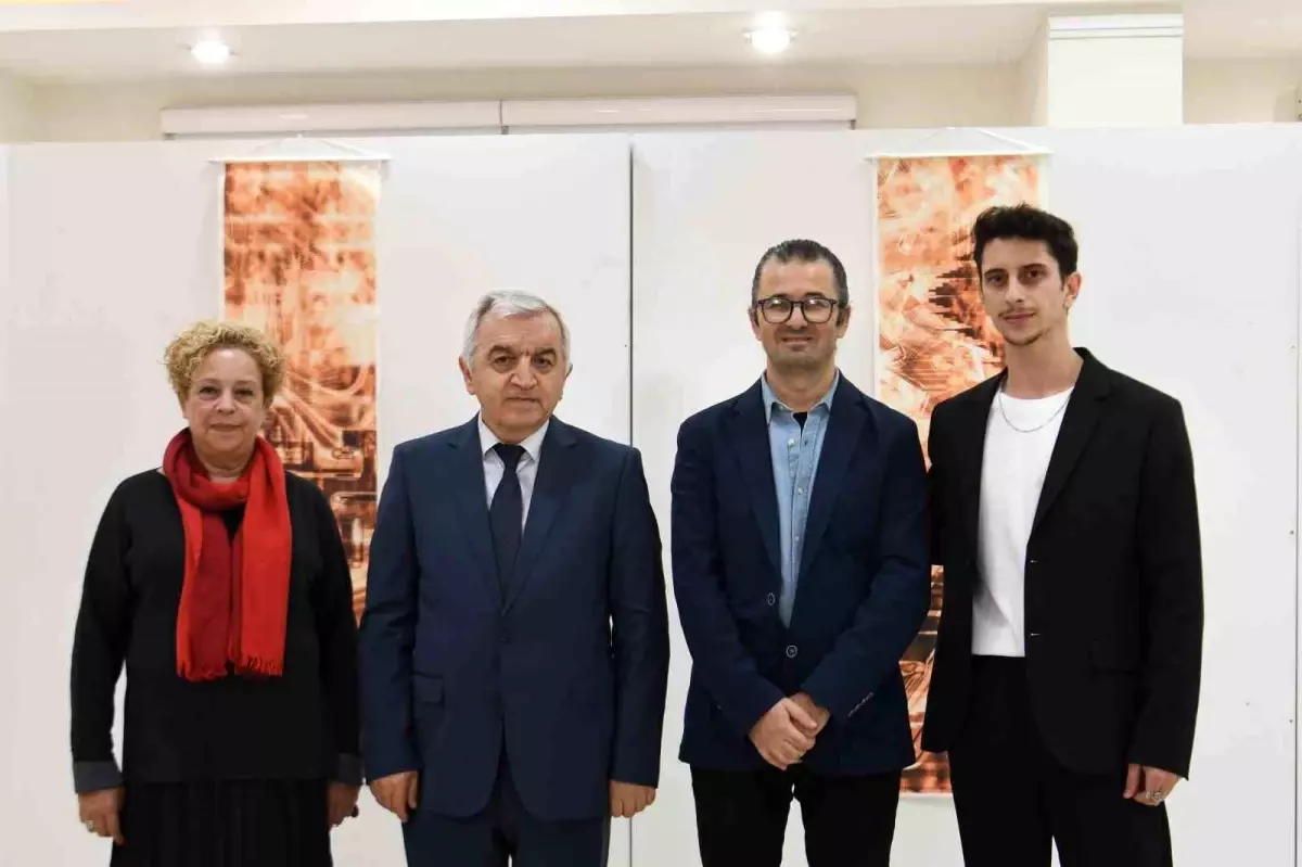 manisa motifleri modern tasarimla bulustu 5gf5BXRI.jpg