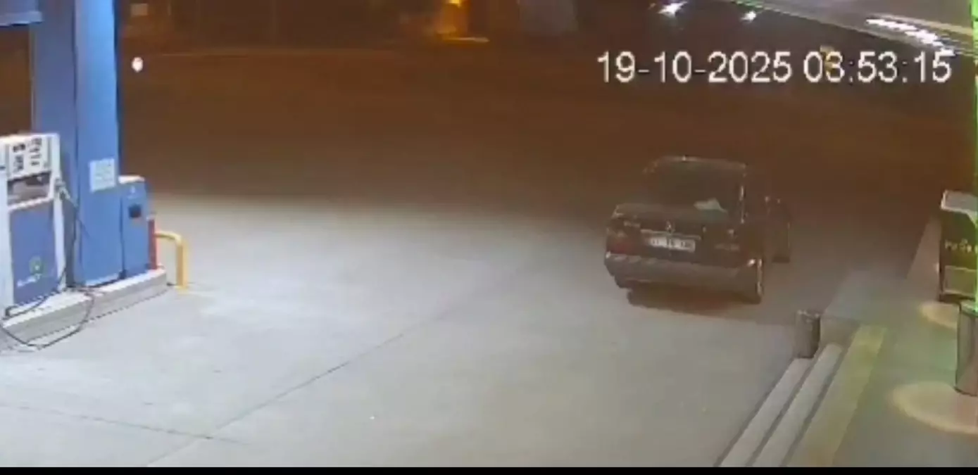 nusaybinde kaza arac akaryakit istasyonuna girdi Vm3UaEMq.jpg