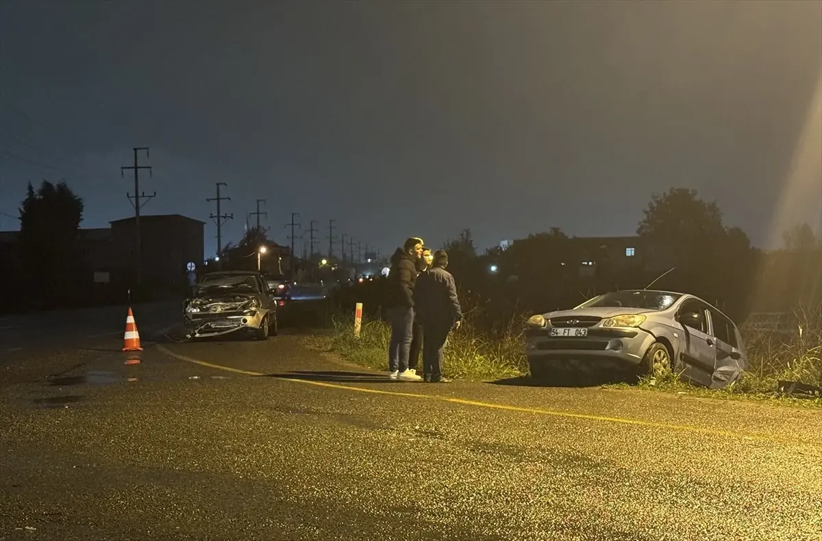 sakaryada otomobil kazasi 3 yarali 2sl4qM4g.jpg