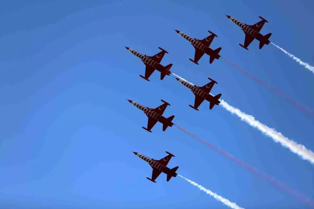 turk yildizlari bandirmada unutulmaz gosteri duzenledi g8lqc6Ph.jpg