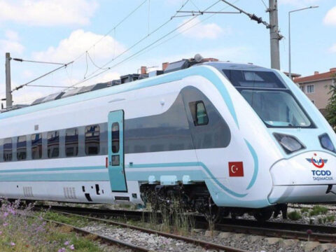 Halkalidan uzunkopruye milli elektrikli tren hizmet vermeye basladi nxrqICIs